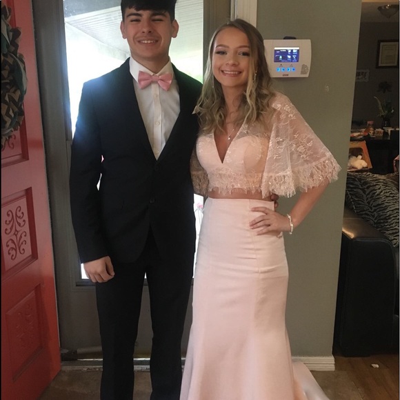 Selling this light pink prom dress - Picture 2 of 4